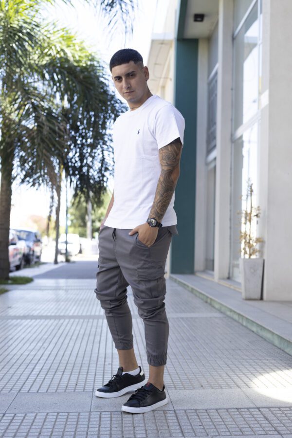 Jogger GRIS PETROLEO gabardina - Image 3